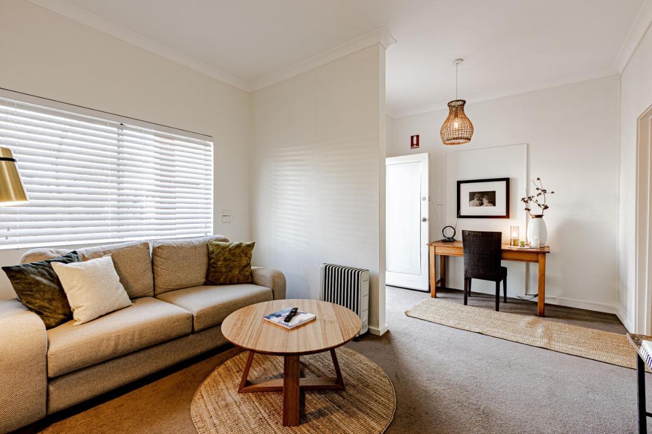 Bay Breeze Boutique Accommodation Батманс-Бэй Экстерьер фото