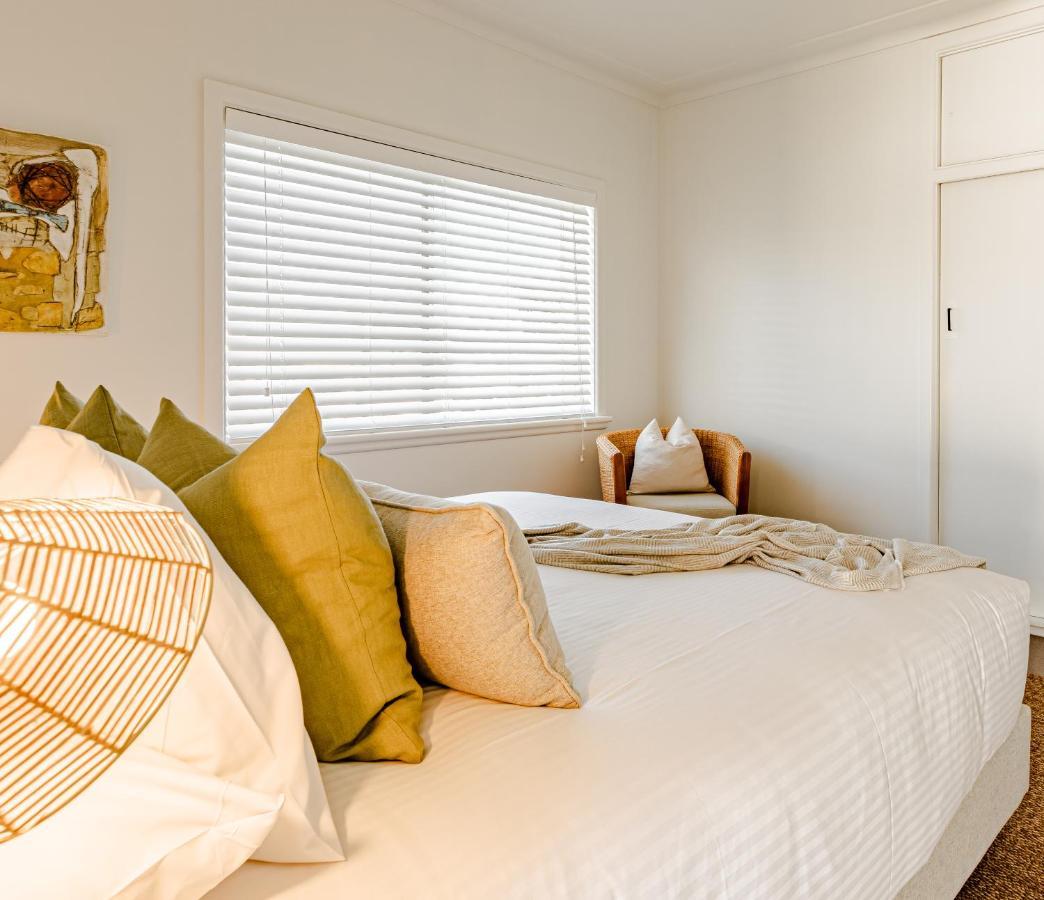 Bay Breeze Boutique Accommodation Батманс-Бэй Экстерьер фото