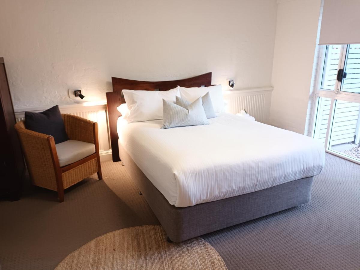 Bay Breeze Boutique Accommodation Батманс-Бэй Экстерьер фото